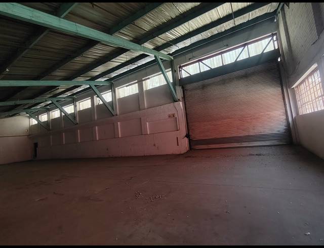 1,125M² WAREHOUSE TO LET IN STEELEDALE
